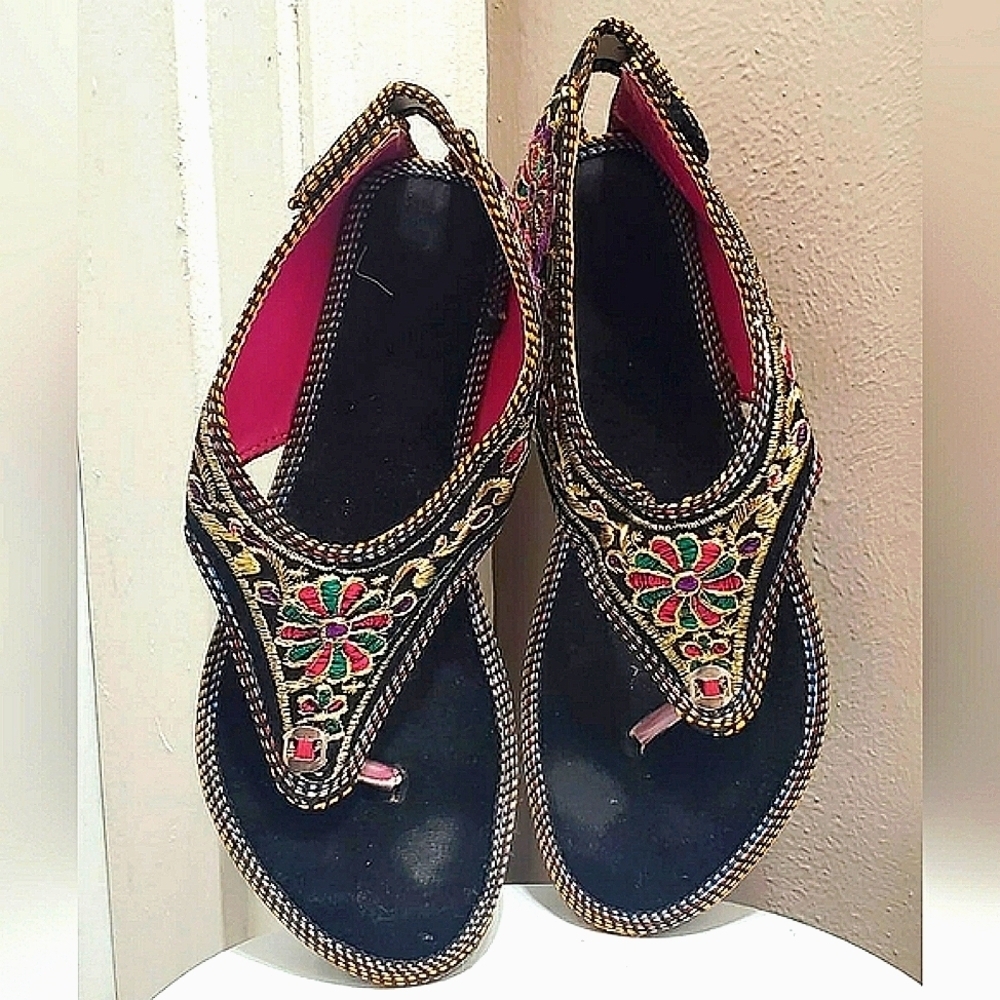 Indian Style Boho traditional Open Toe Sandals Embroidered Flat. 8.5 🌴 - Picture 5 of 10